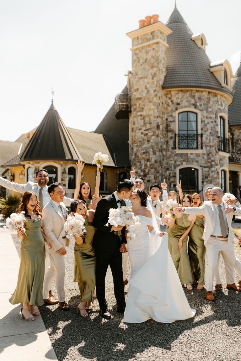 Chateau De Harpe Weddings Chateau De Harpe Wedding Photos Chateau De Harpe Cost Castle Wedding Venues Oregon Chateau De Harpe Weddings Packages Kayla Esparza Photo 768x1152